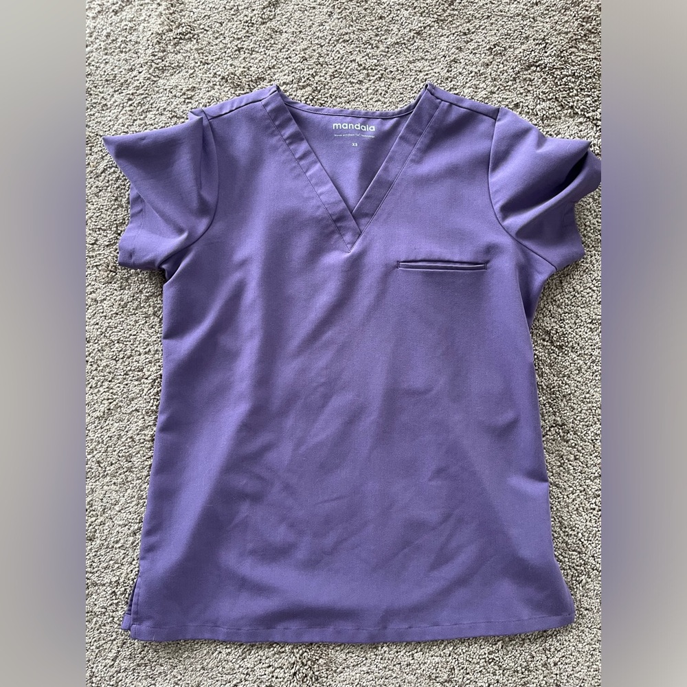 Mandala Dewberry one pocket scrub top